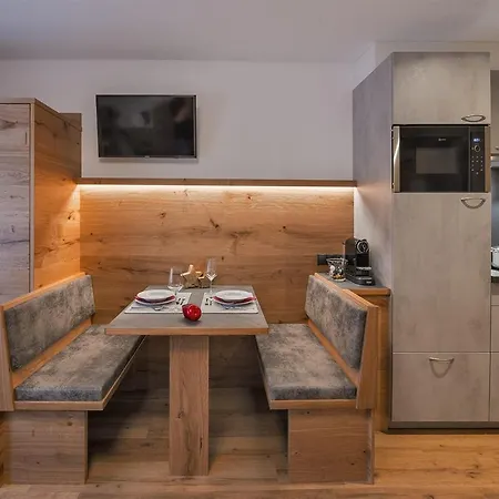 Alpenrose Burger Evelin