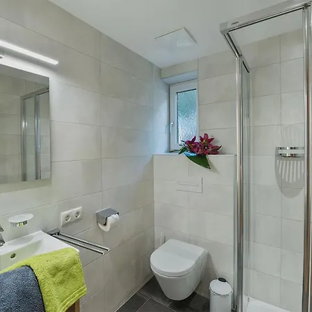 Alpenrose Burger Evelin