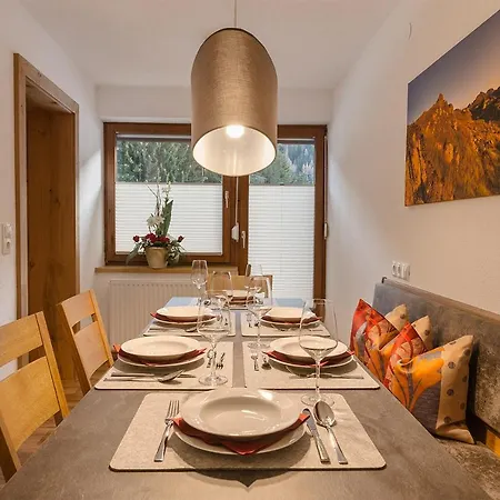 Alpenrose Burger Evelin * St. Anton am Arlberg